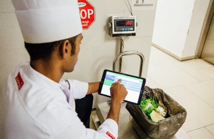 Integrating data analysis to halve food waste